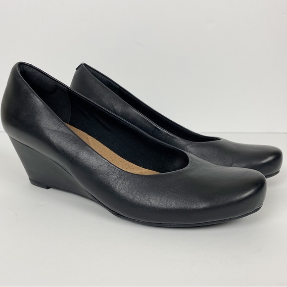 clarks flores tulip wedge